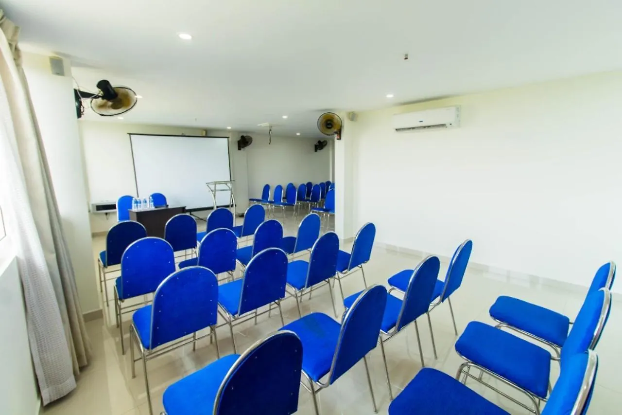 Hotel Miracle Residency Kizhake Chālakudi